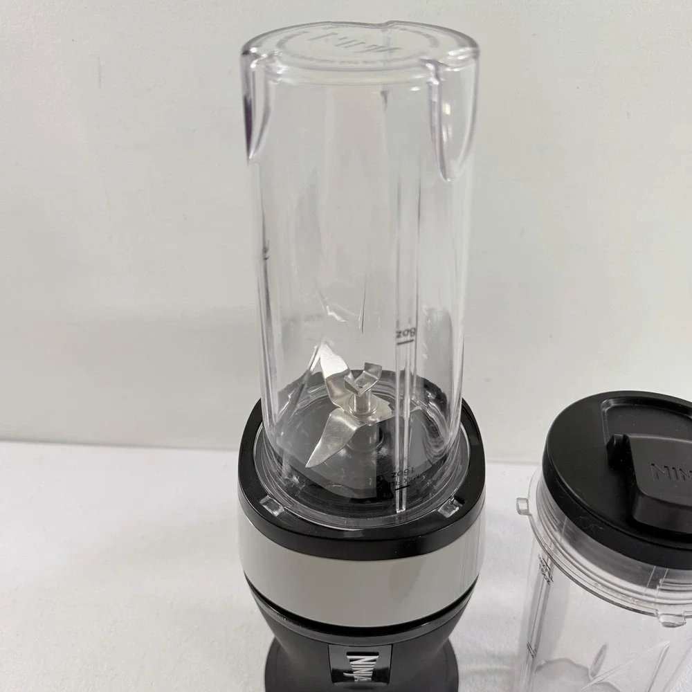 Ninja Nutri Blender QB3 Series 30 W/ 2 Cups 2 Lids Blade Assembly 700W TESTED